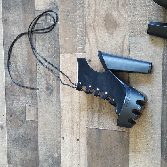 Wild Diva Lounge Black Chunky Platform Lace up Faux Suede Steampunk Heels sz 7.5 - Picture 10 of 13